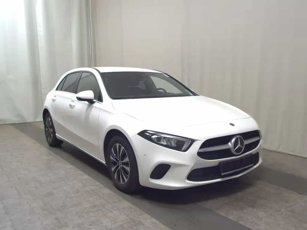 Mercedes-Benz A 180 d T-Leder Navi LED AHK PDC Shz Tempomat 10/2022-photo-2