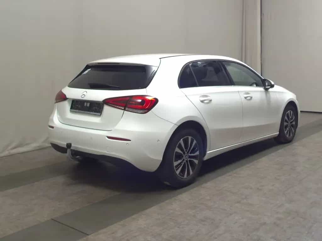 Mercedes-Benz A 180 d T-Leder Navi LED AHK PDC Shz Tempomat 10/2022-photo-3