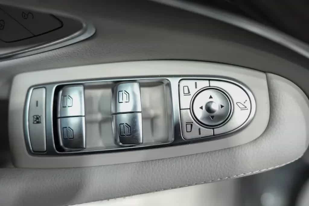 Mercedes-Benz S 400 4Matic*LED*PANO*H-UP*COMAND*LEDER*AIRMATIC 03/2016-photo-23