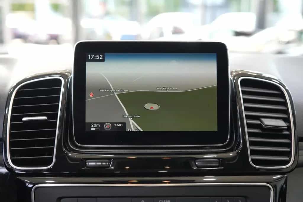 Mercedes-Benz GLE 500 4Matic*AIRMATIC*H&K*COMAND*LED*SHD*LEDER 10/2015-photo-15