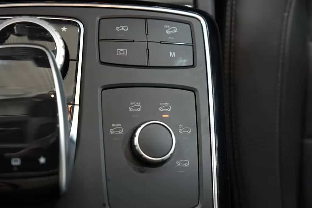 Mercedes-Benz GLE 500 4Matic*AIRMATIC*H&K*COMAND*LED*SHD*LEDER 10/2015-photo-18
