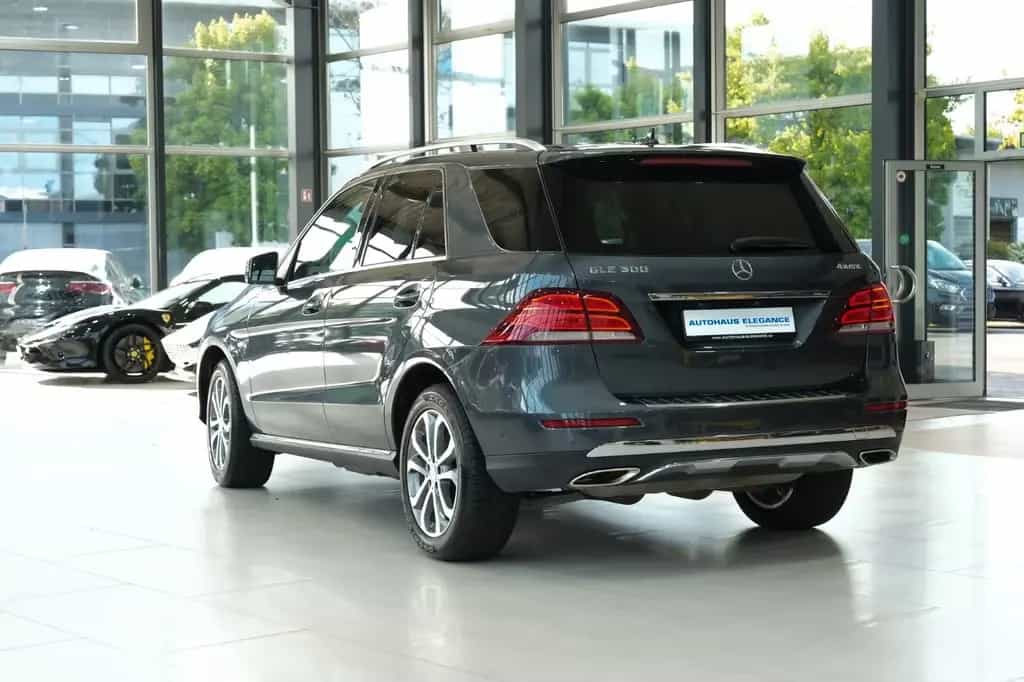 Mercedes-Benz GLE 500 4Matic*AIRMATIC*H&K*COMAND*LED*SHD*LEDER 10/2015-photo-2