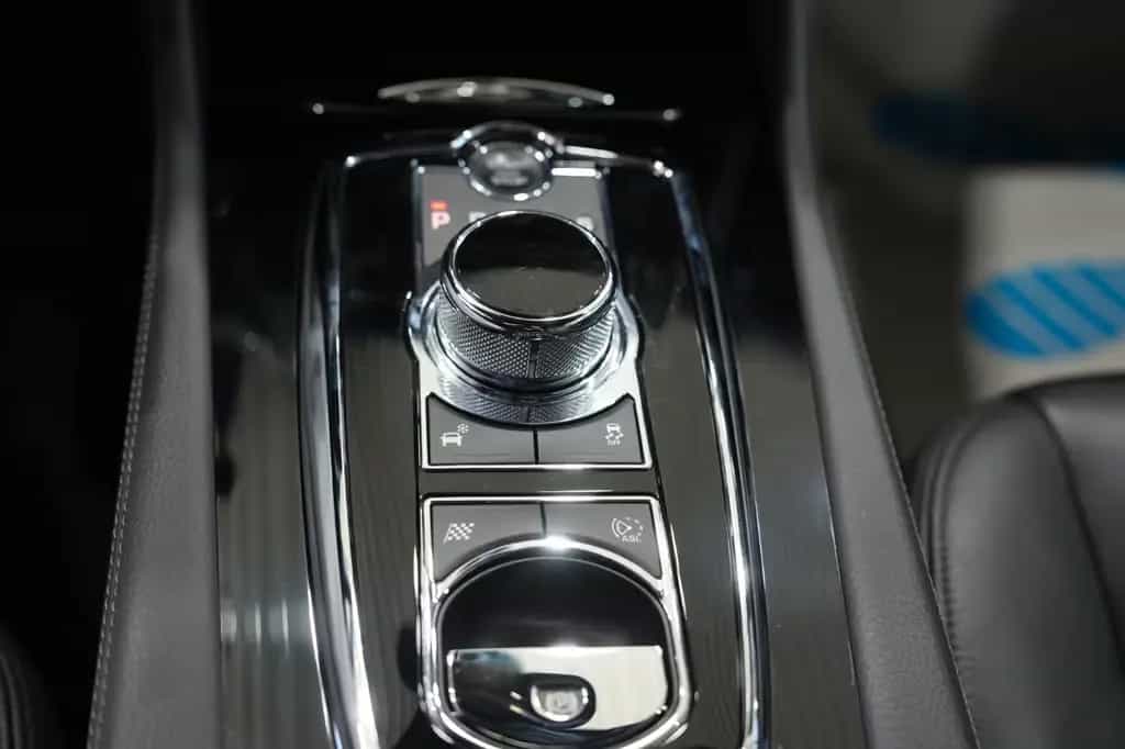 Jaguar XKR 5.0 V8 Portfolio*SPORTABGAS*SOUND-SYS*20"LM* 10/2012-photo-20