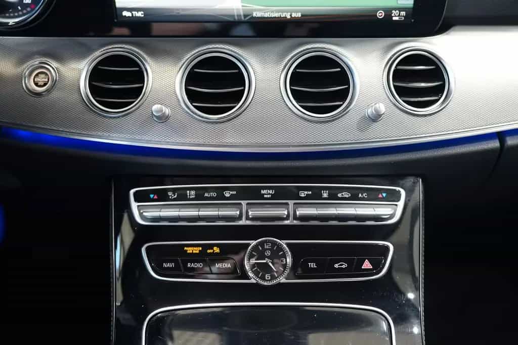 Mercedes-Benz E 400 T 4M *AVANTGARDE*LUFTFED.*MULTIBEAM*LEDER* 10/2017-photo-15