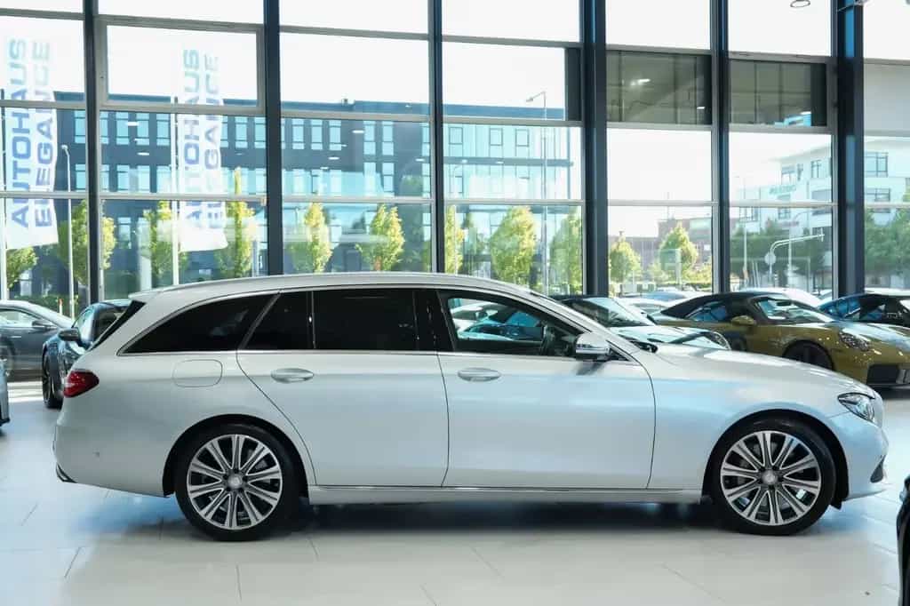 Mercedes-Benz E 400 T 4M *AVANTGARDE*LUFTFED.*MULTIBEAM*LEDER* 10/2017-photo-5