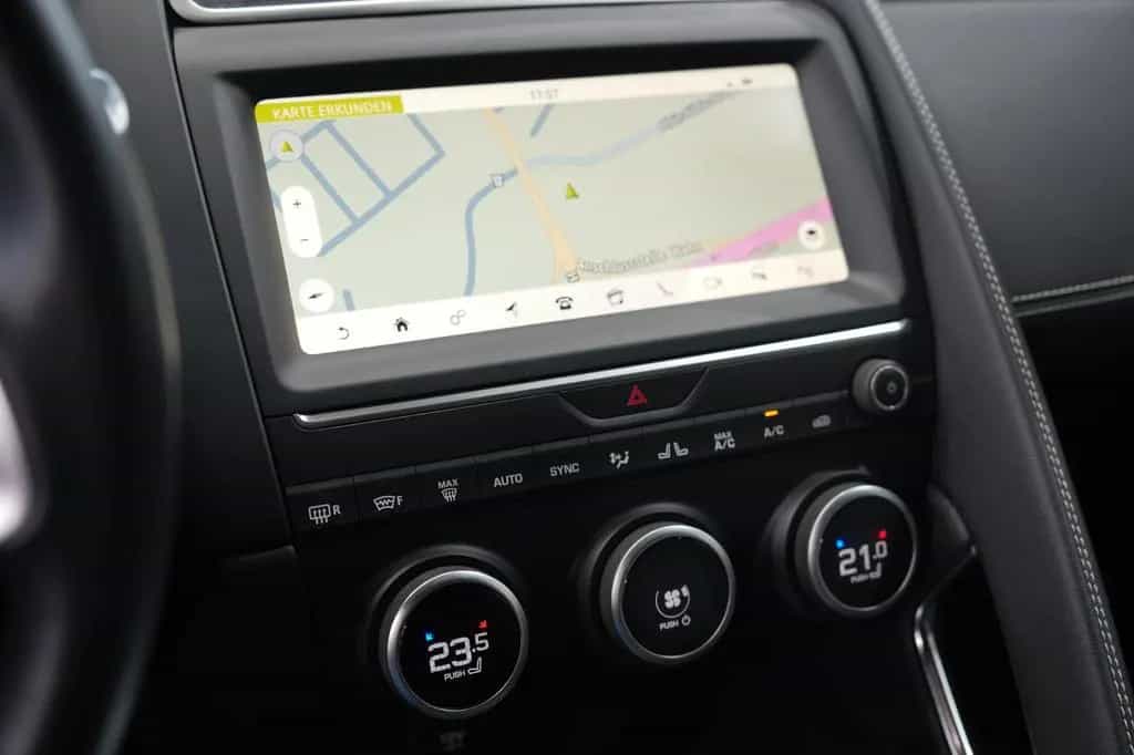 Jaguar E-Pace R-Dynamic SE AWD*MERIDIAN*14-WEGE*LED* 07/2020-photo-14