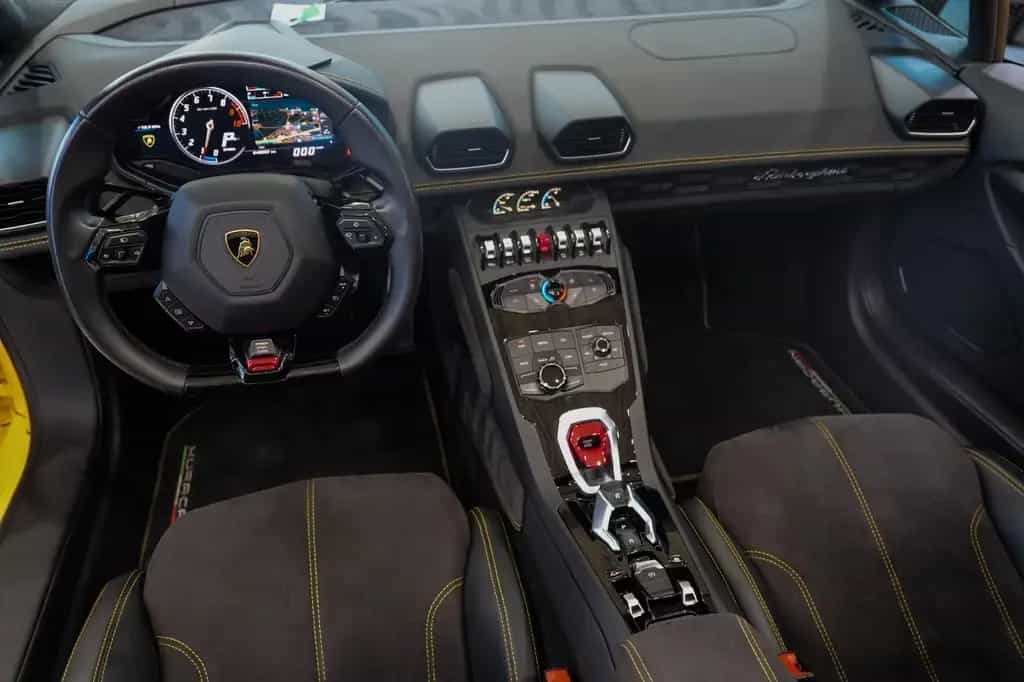 Lamborghini Huracán Spyder LP610*LIFT*20"LM*LEDER*NAVI*SHZ* 05/2017-photo-15