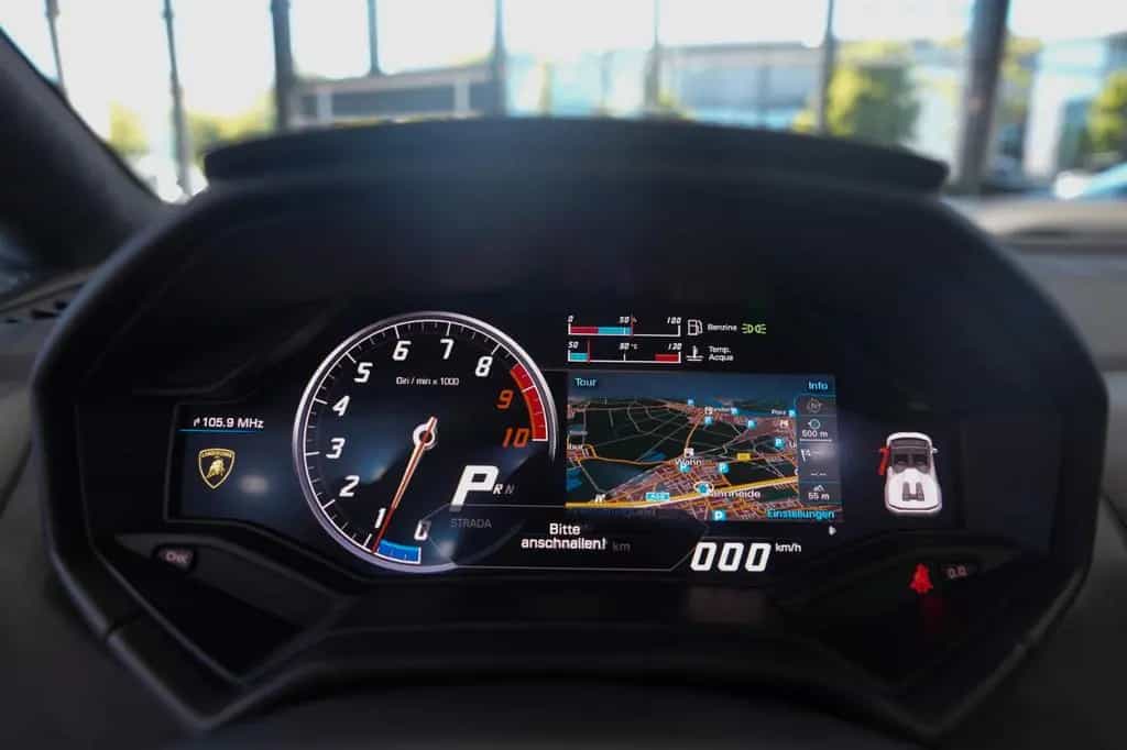 Lamborghini Huracán Spyder LP610*LIFT*20"LM*LEDER*NAVI*SHZ* 05/2017-photo-18