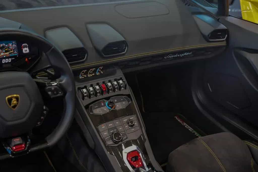 Lamborghini Huracán Spyder LP610*LIFT*20"LM*LEDER*NAVI*SHZ* 05/2017-photo-25