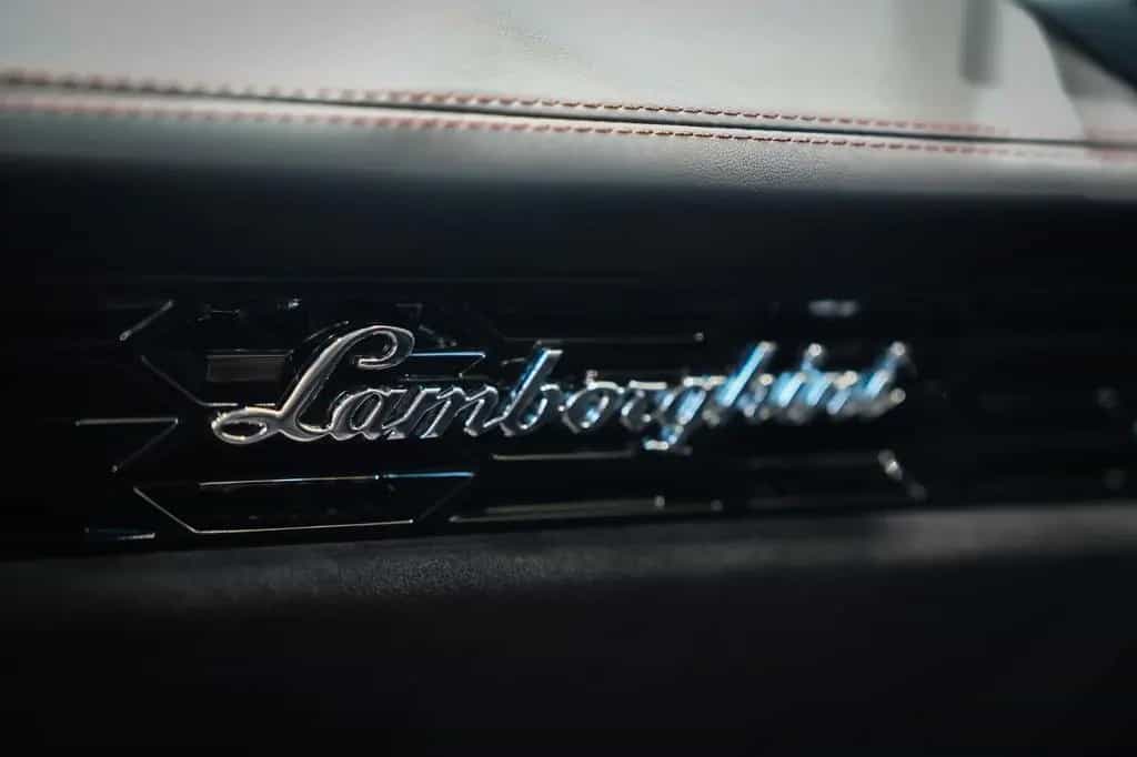 Lamborghini Huracán EVO Spyder*STYLE-PACK.*SENSONUM*LIFT*1.H 01/2022-photo-16
