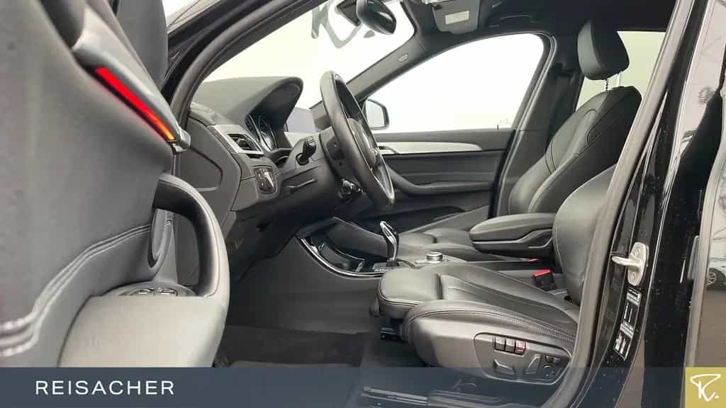BMW X1 sDrive20i A M-Sport AHK RFK PDC LED 19"LM 05/2021-photo-3