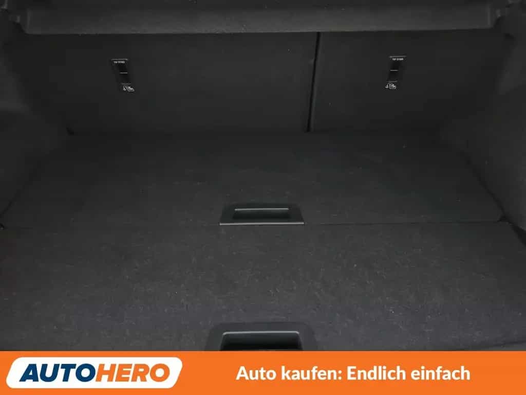Nissan Qashqai 1.3 DIG-T N-Connecta Aut*NAVI*TEMPO*CAM* 02/2020-photo-17
