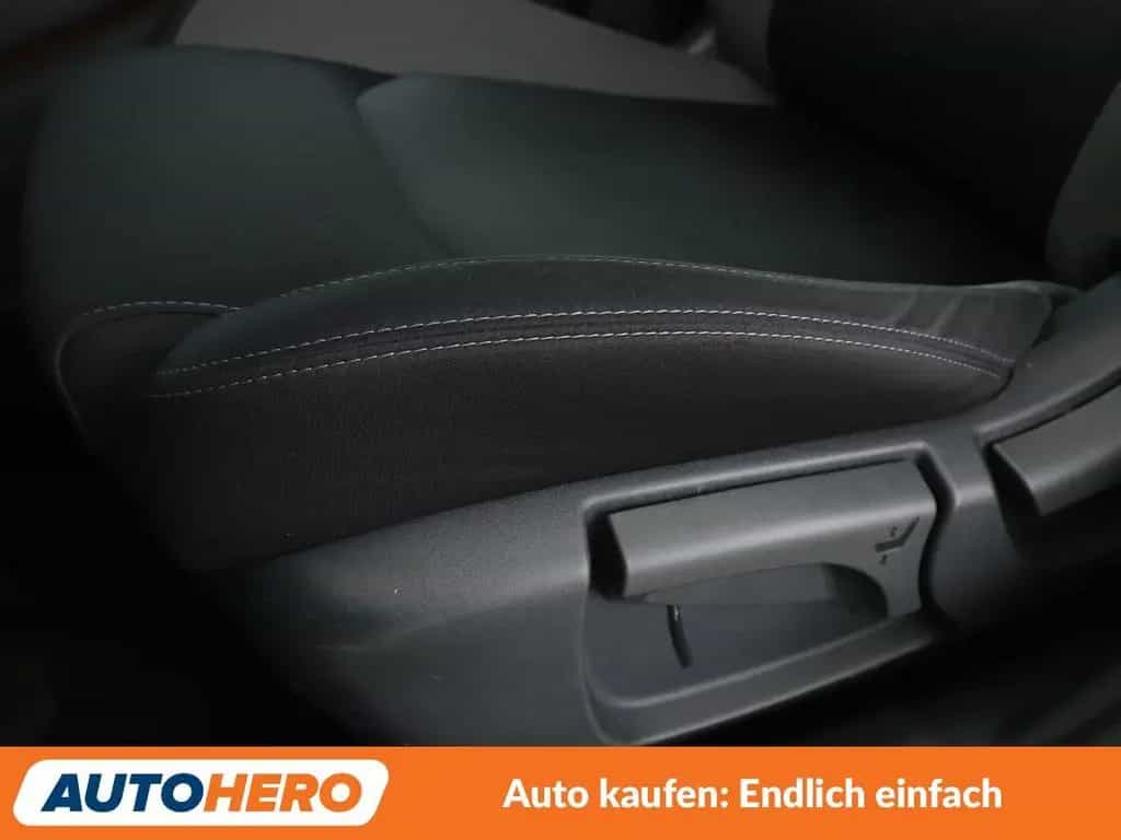 Nissan Qashqai 1.3 DIG-T N-Connecta Aut*NAVI*TEMPO*CAM* 02/2020-photo-30