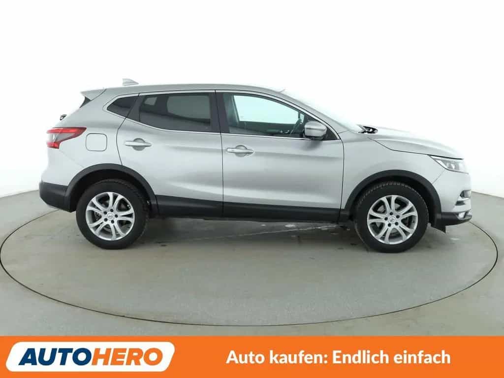 Nissan Qashqai 1.3 DIG-T N-Connecta Aut*NAVI*TEMPO*CAM* 02/2020-photo-6