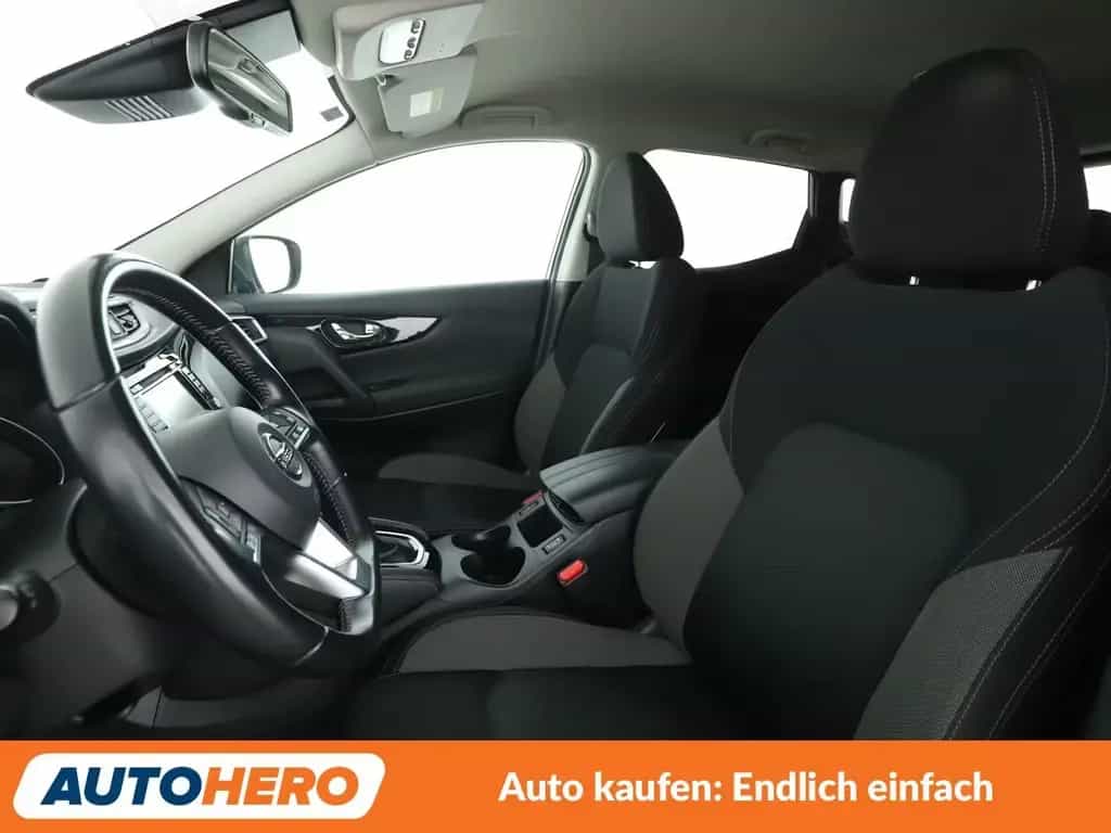 Nissan Qashqai 1.3 DIG-T N-Connecta Aut*NAVI*TEMPO*CAM* 02/2020-photo-9