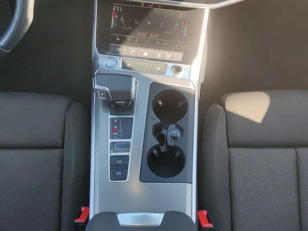 Audi A6 Avant 45 TFSI sport Tour*Matrix*360*Lenkradhz 11/2019-photo-6