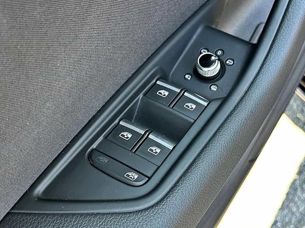 Audi A4 Avant 35TDI S-tronic TOUR HuD KAMERA PRIVACY 03/2023-photo-6