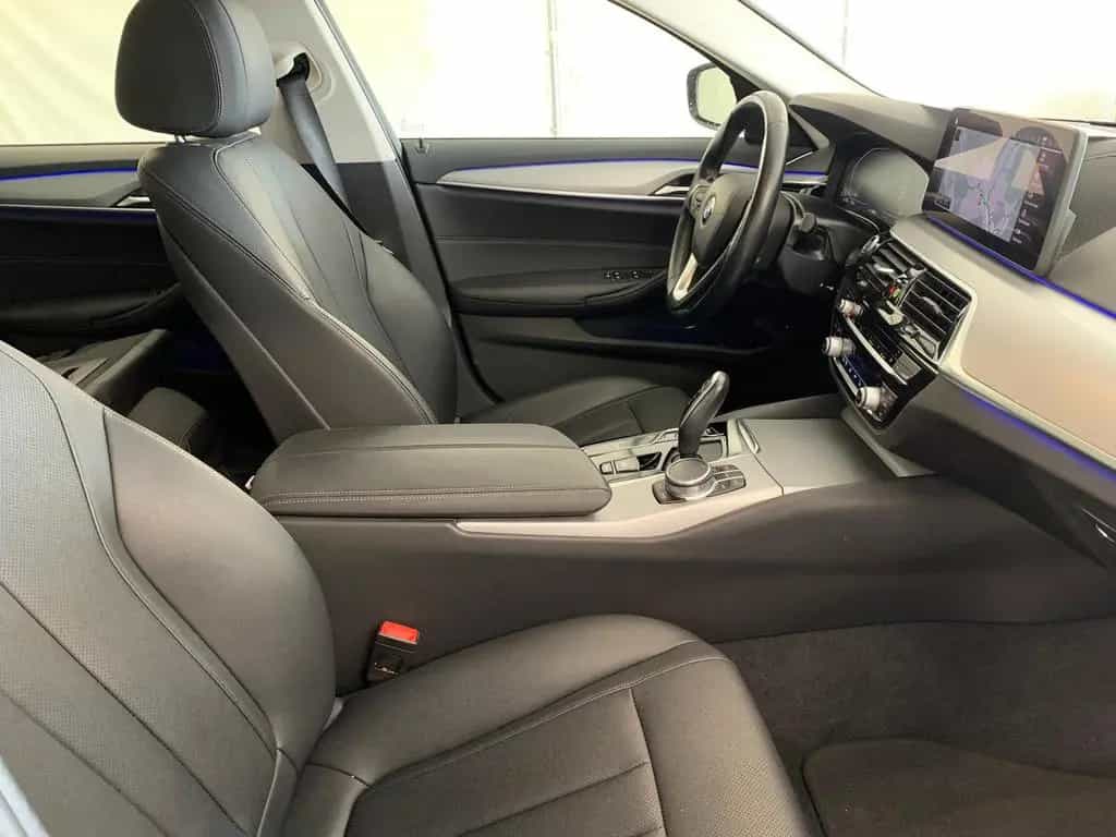 BMW 520 d T LEDER/COCKP-PRO/KAMERA/AHK 03/2021-photo-2