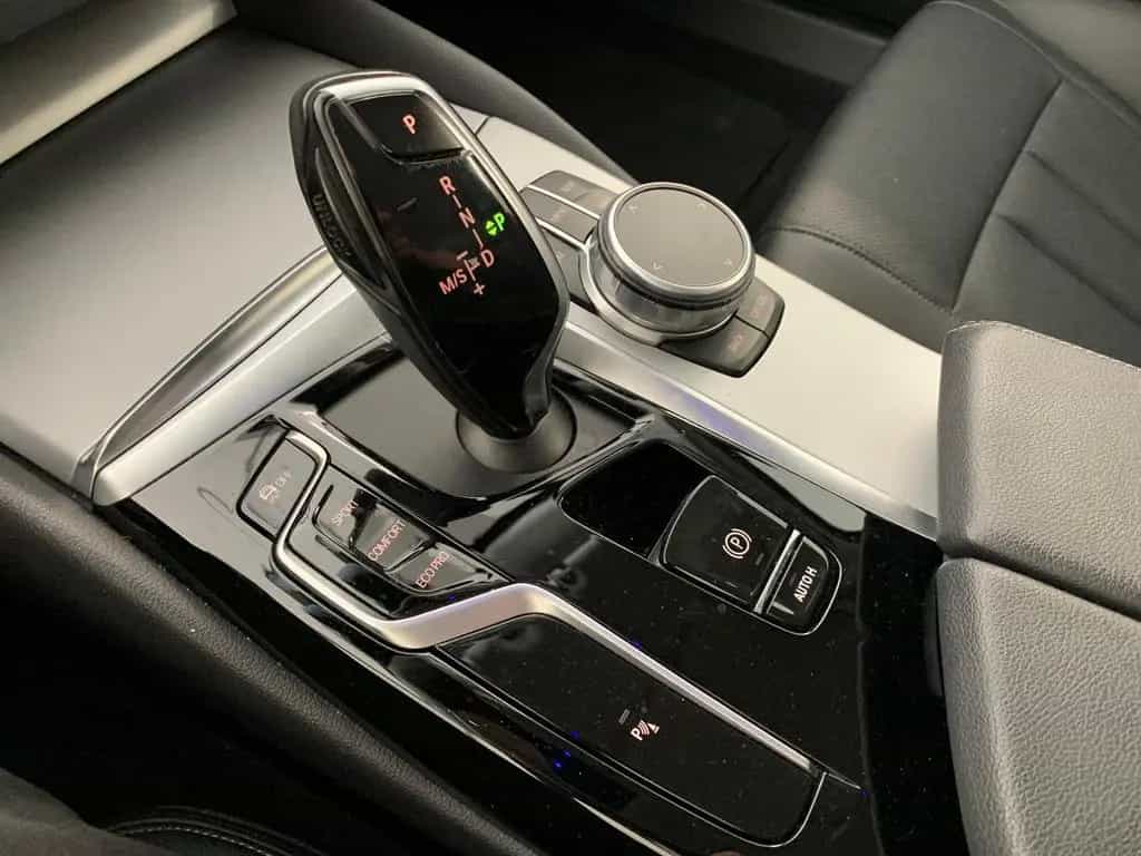 BMW 520 d T LEDER/COCKP-PRO/KAMERA/AHK 03/2021-photo-9