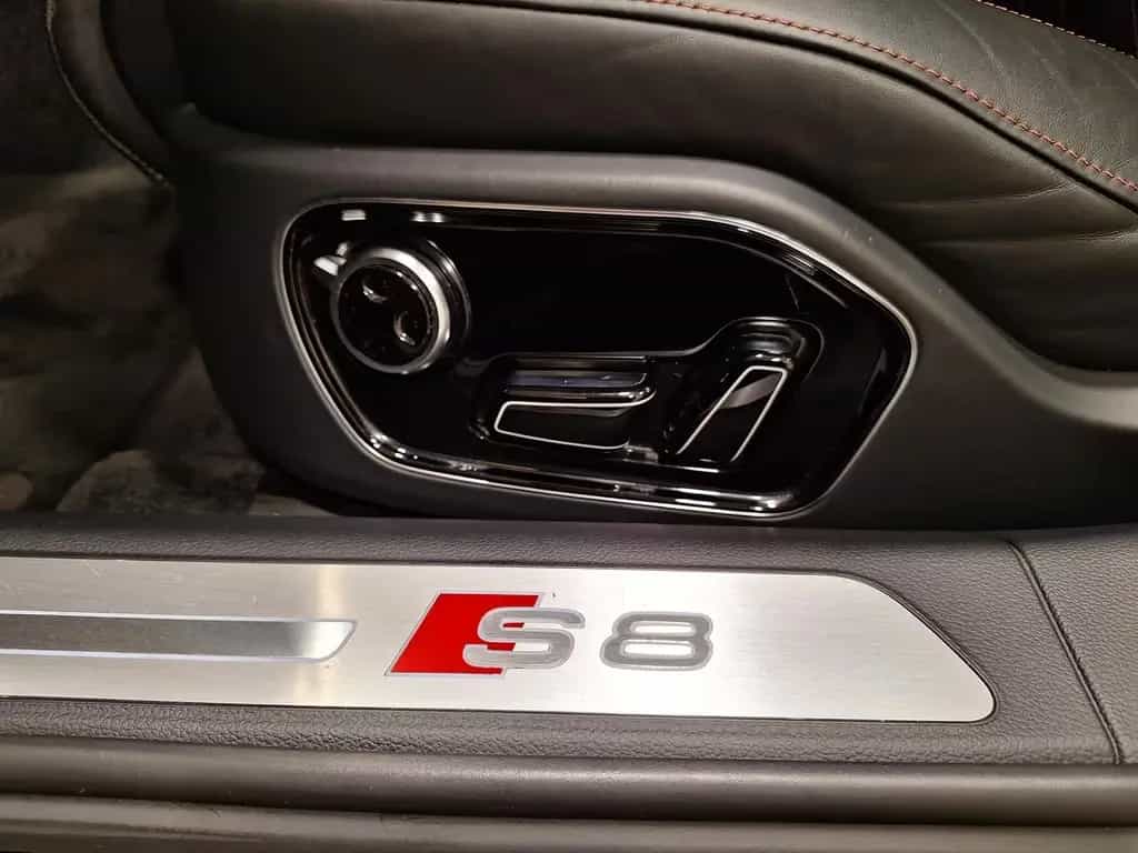 Audi S8 4.0 TFSI quattro plus Luftfahrwerk|Keramik|Hu 07/2017-photo-23