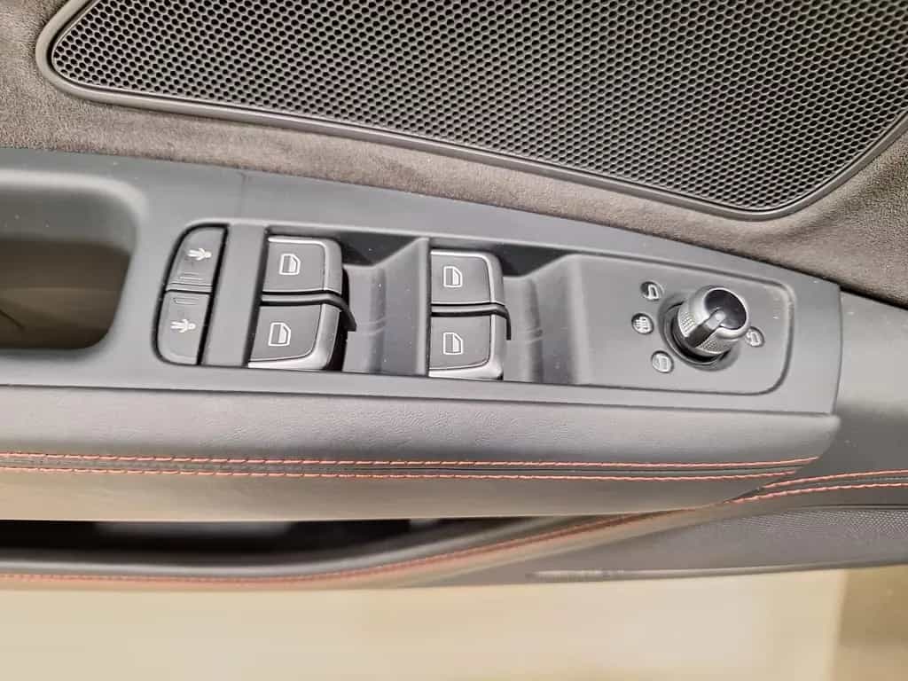 Audi S8 4.0 TFSI quattro plus Luftfahrwerk|Keramik|Hu 07/2017-photo-24