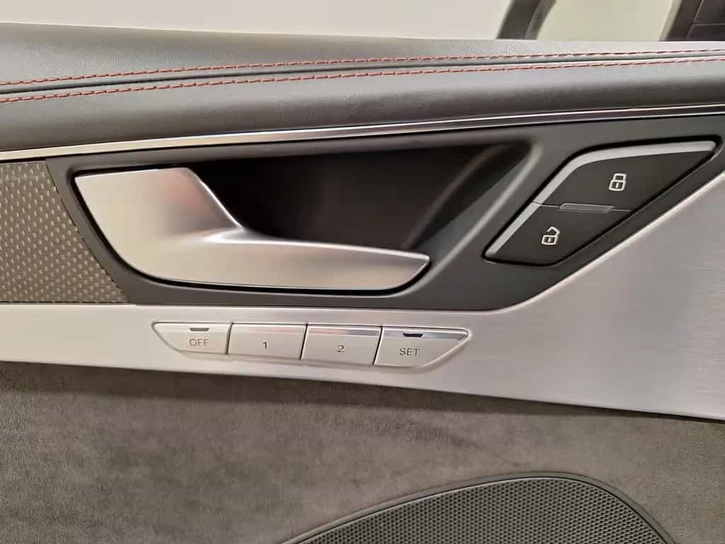 Audi S8 4.0 TFSI quattro plus Luftfahrwerk|Keramik|Hu 07/2017-photo-25