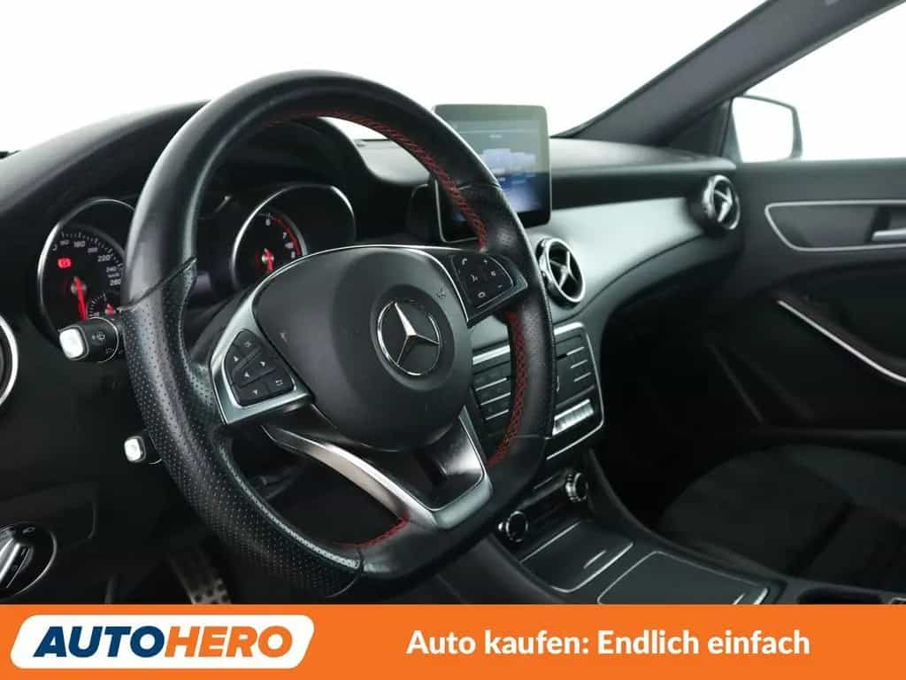 Mercedes-Benz GLA 180 AMG Line Aut.*LED*NAVI*TEMPO*CAM*PDC*SHZ 12/2019-photo-10