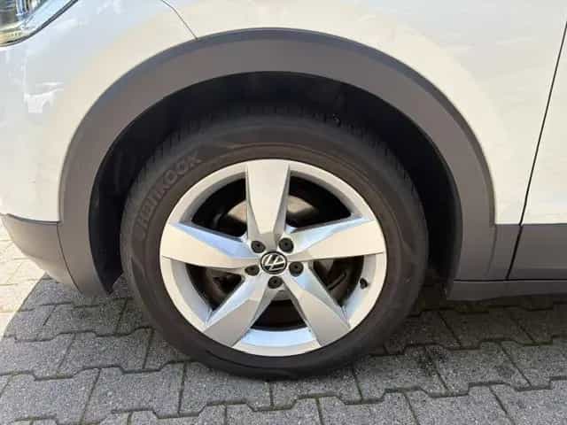 Volkswagen T-Cross 1.0TSI Style--KAMERA--SHZ 03/2022-photo-5
