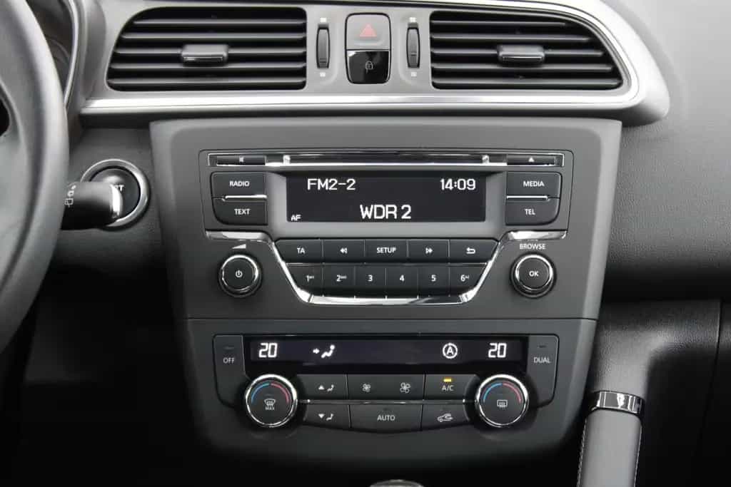 Renault Kadjar *Tüv&Inspektion Neu* Scheckheftgepflegt* 12/2015-photo-18