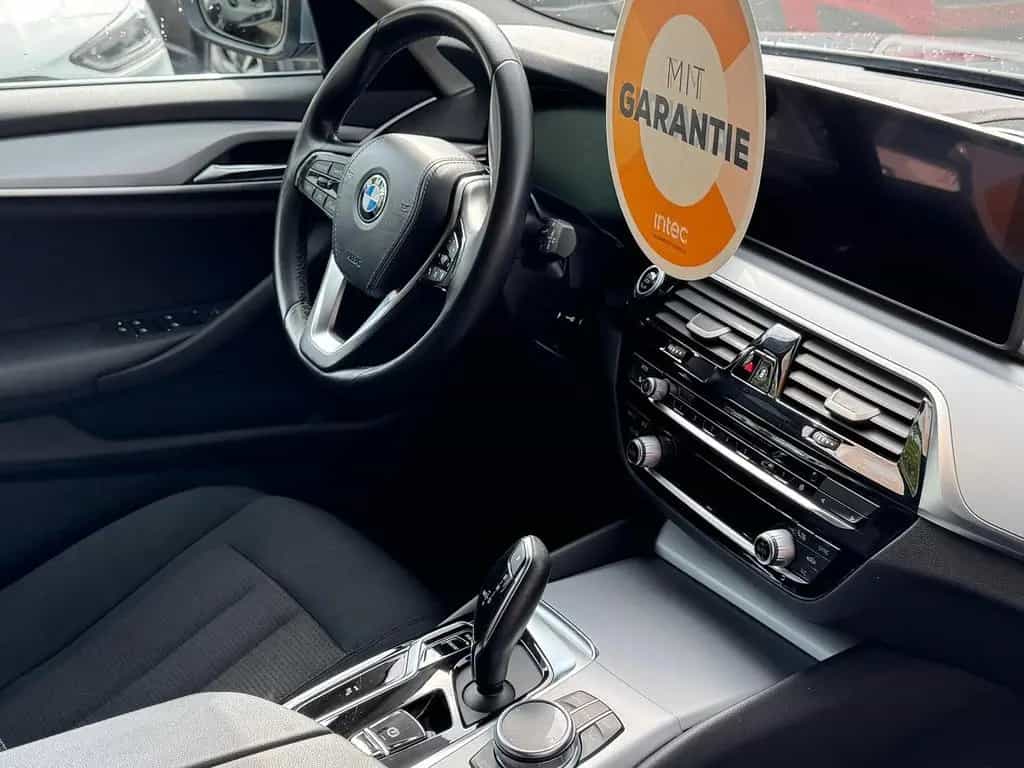 BMW 520 d Luftfederung*LiveCockpit*Elektr.Sitze* 02/2022-photo-19