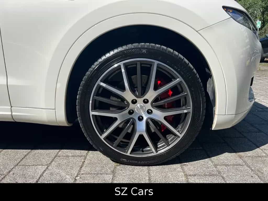 Maserati Levante S Q4 360 KAM LUFT PANO H&K KEYLESS 08/2018-photo-13