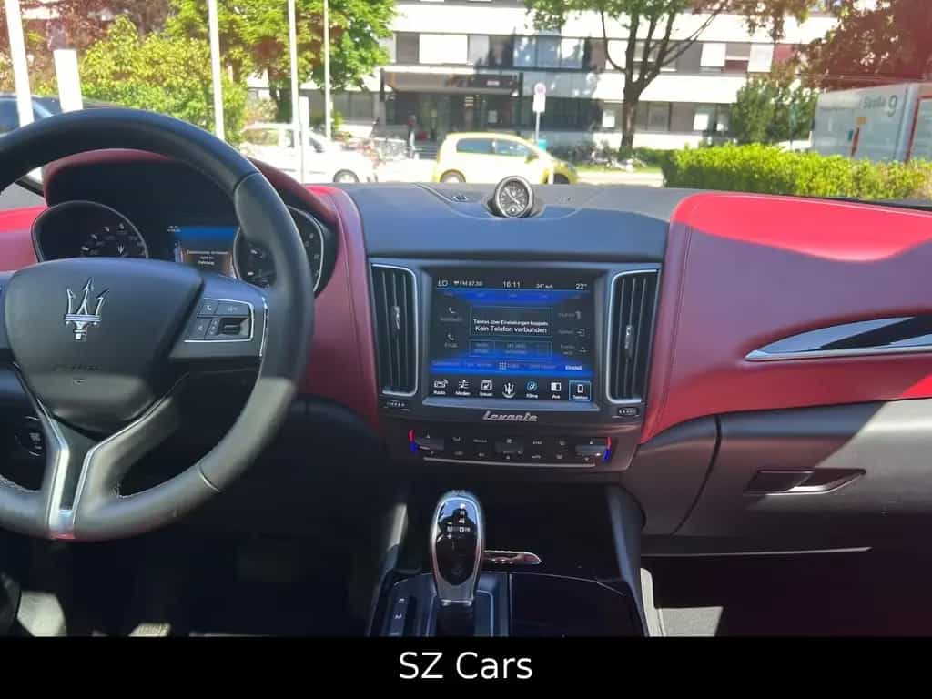 Maserati Levante S Q4 360 KAM LUFT PANO H&K KEYLESS 08/2018-photo-23