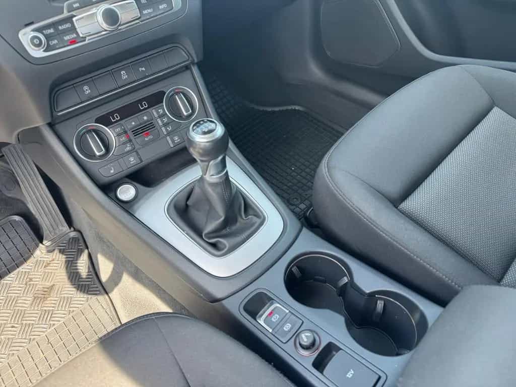 Audi Q3 1.4 TFSI S line *LED*18Zoll*AHK*PDC*SHZ*Navi* 11/2018-photo-26