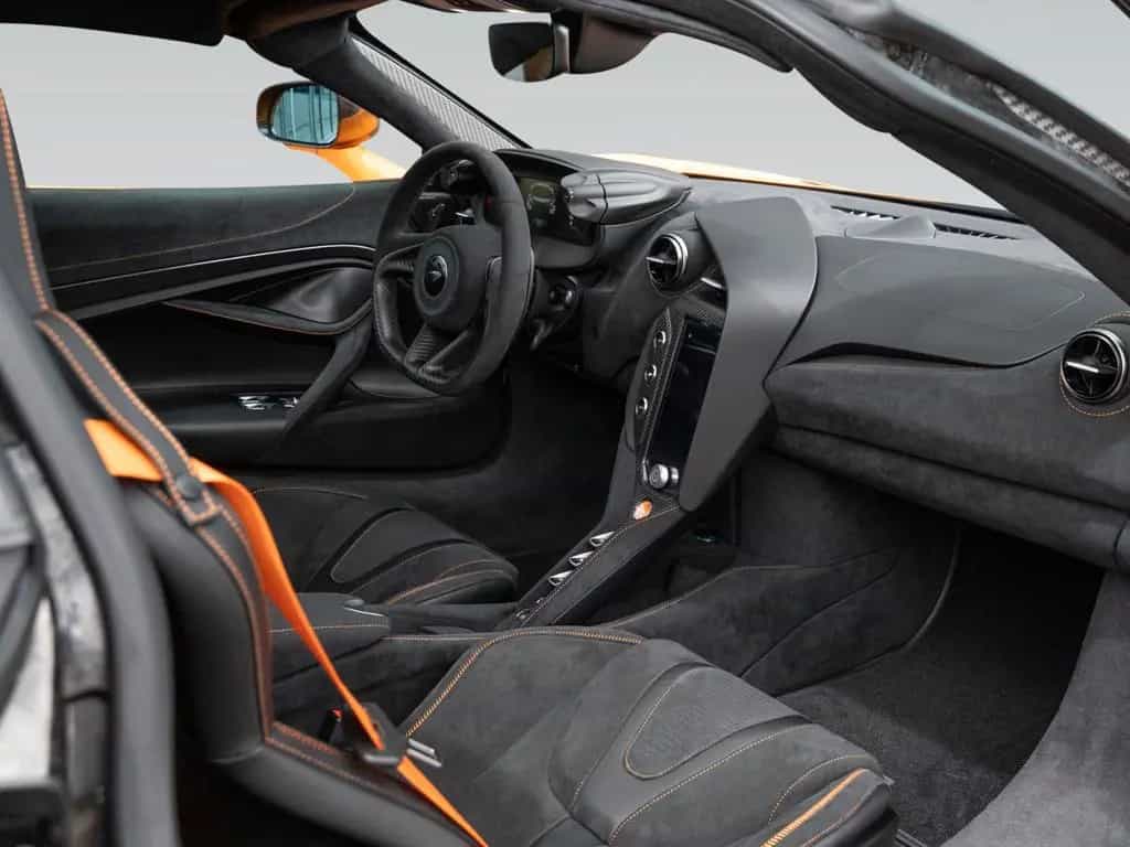 McLaren 750S Coupé MY27 | Carbon Exterior | B&W null-photo-27