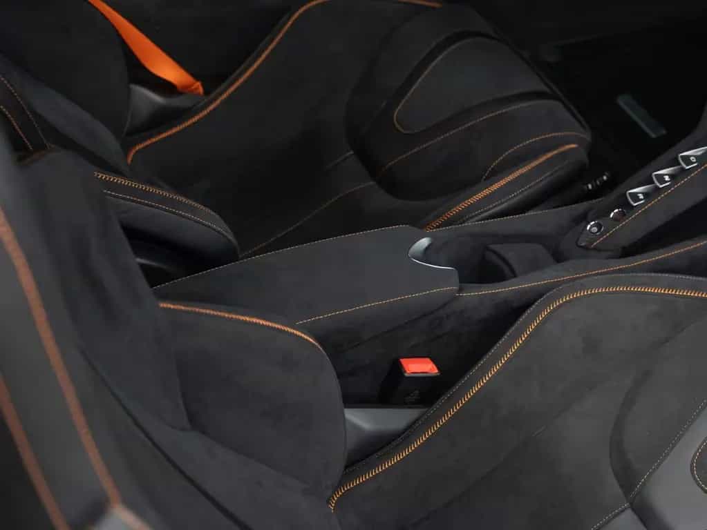 McLaren 750S Coupé MY27 | Carbon Exterior | B&W null-photo-29