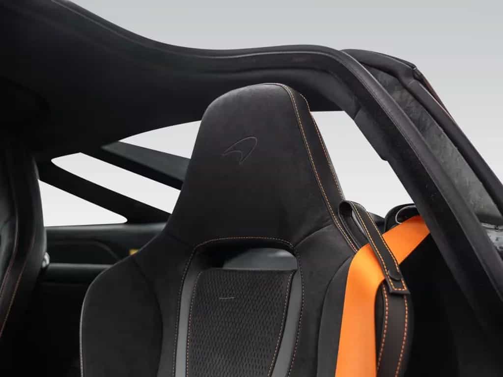 McLaren 750S Coupé MY27 | Carbon Exterior | B&W null-photo-33