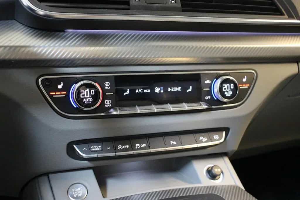 Audi Q5 40 TDI qu. S-tr KAMERA AHK NAVI LED 3Z. KLIMA 10/2019-photo-22