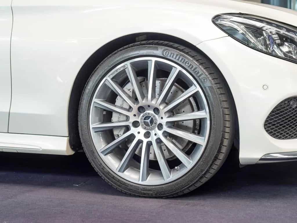 Mercedes-Benz C 300 Cabrio AMG Line cranberry Carbon Burmester 04/2017-photo-1