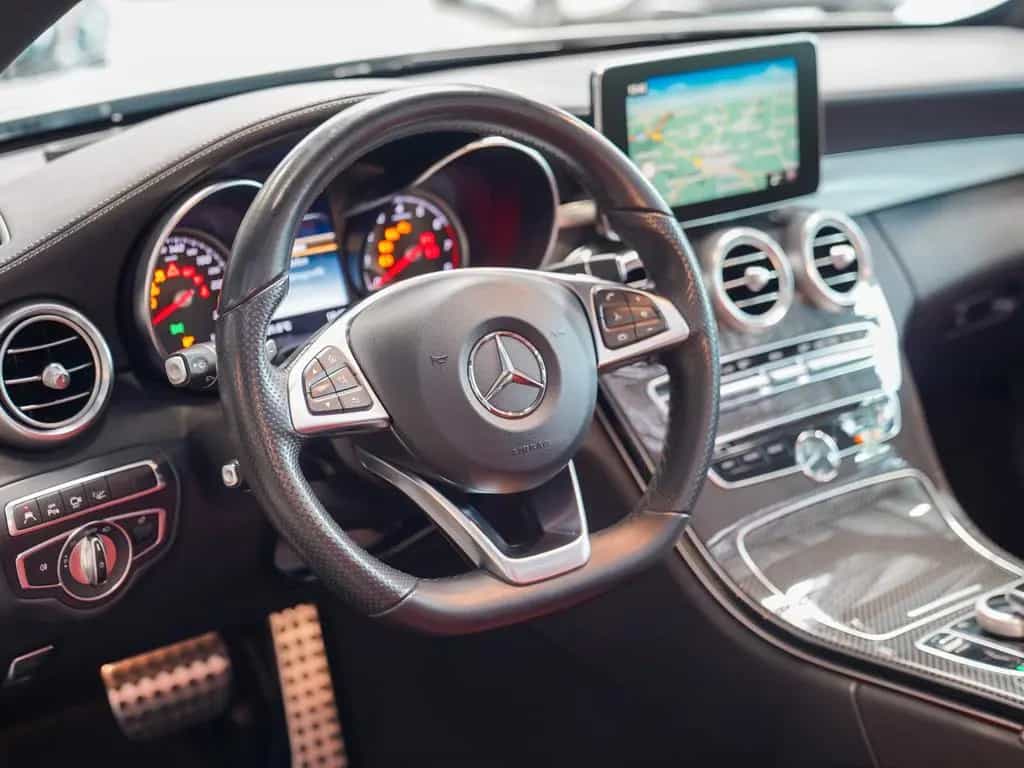Mercedes-Benz C 300 Cabrio AMG Line cranberry Carbon Burmester 04/2017-photo-16