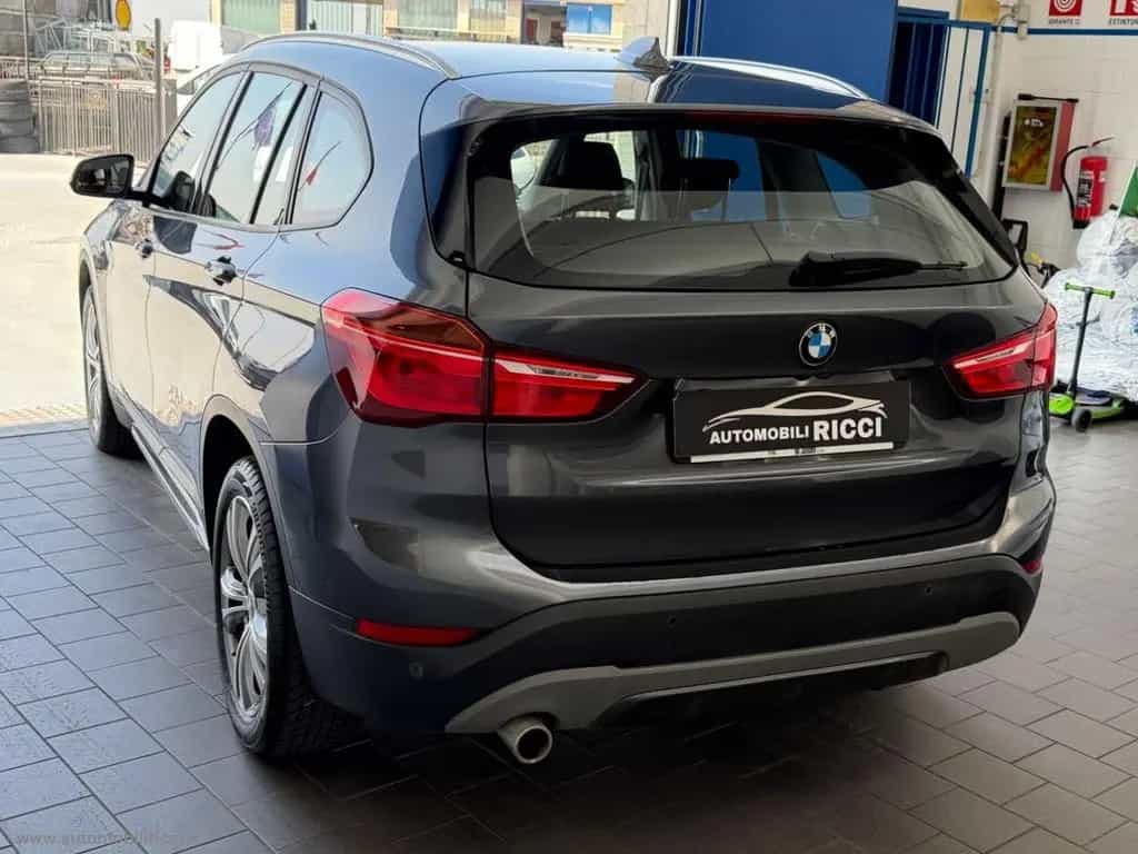BMW X1 sDrive18i Sport 09/2019-photo-1