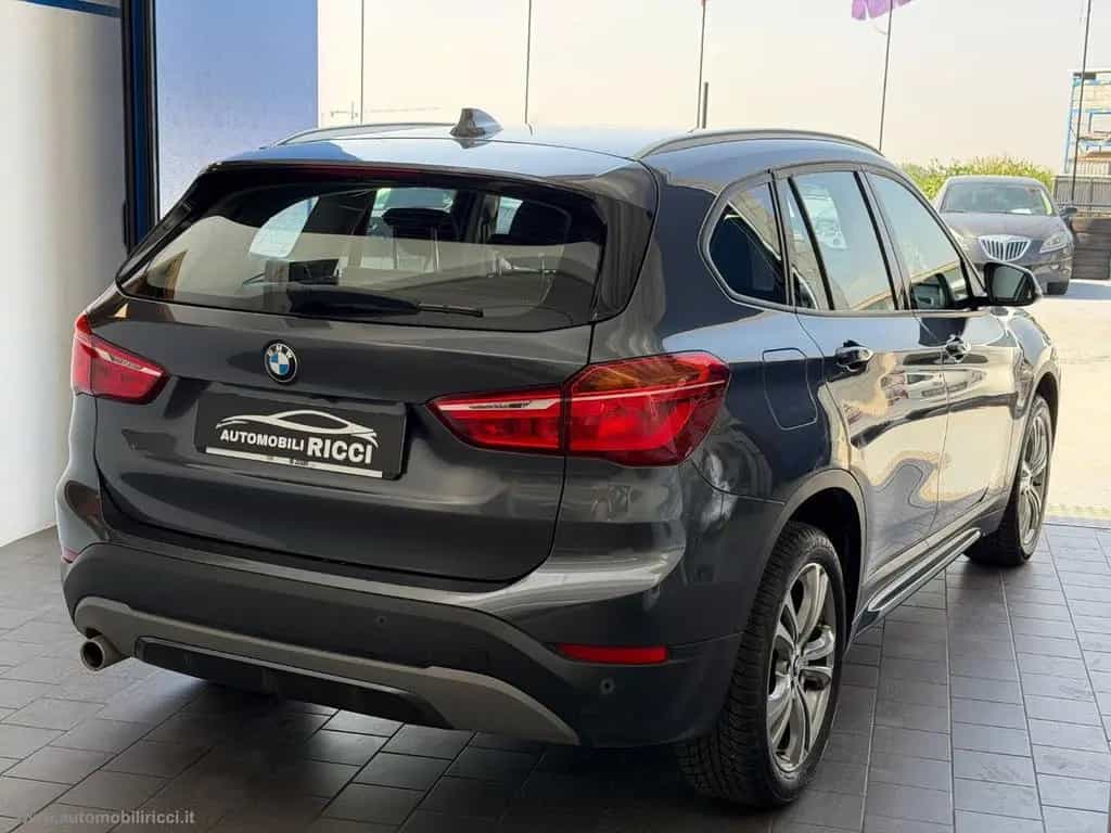 BMW X1 sDrive18i Sport 09/2019-photo-3
