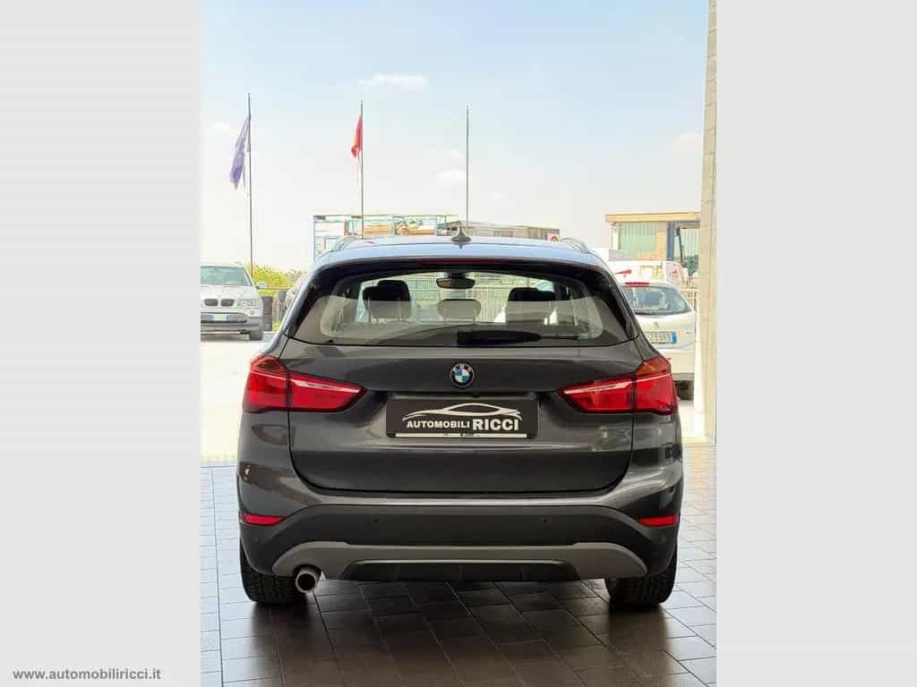 BMW X1 sDrive18i Sport 09/2019-photo-5