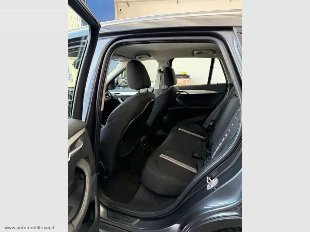 BMW X1 sDrive18i Sport 09/2019-photo-7