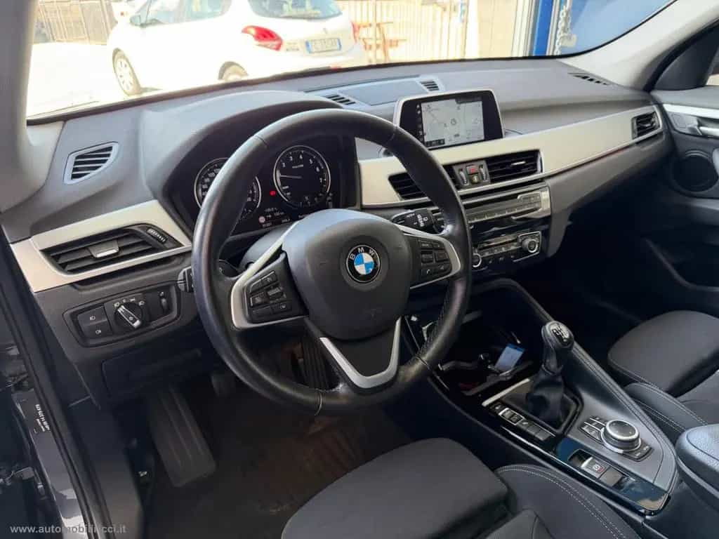 BMW X1 sDrive18i Sport 09/2019-photo-8