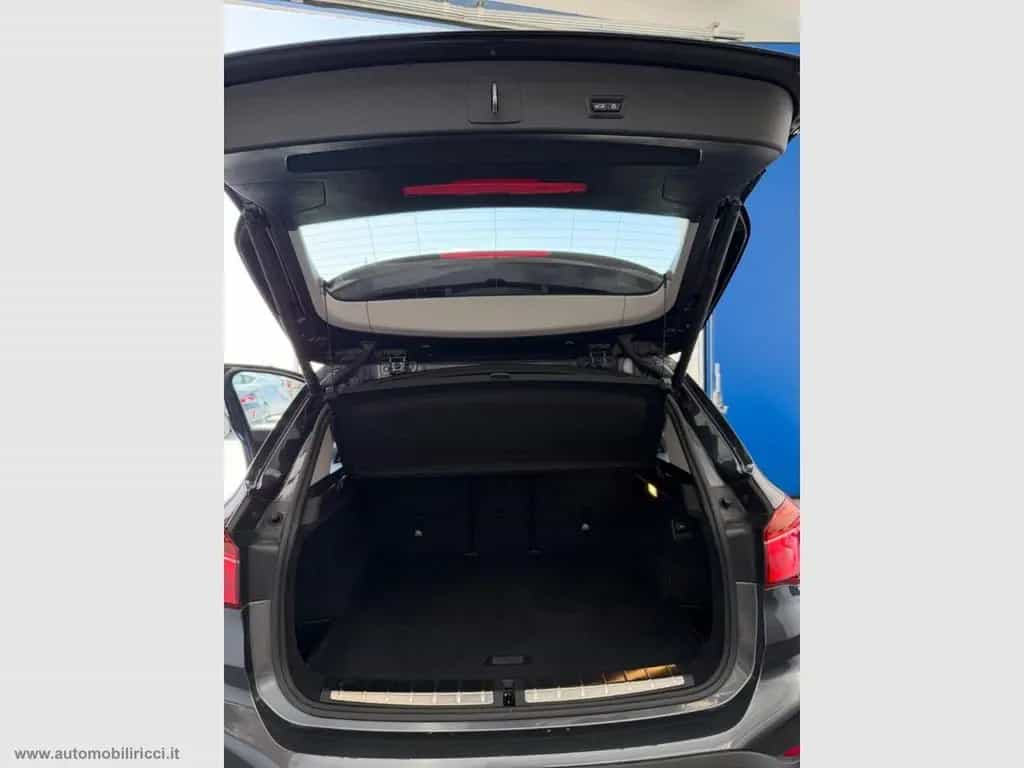 BMW X1 sDrive18i Sport 09/2019-photo-9