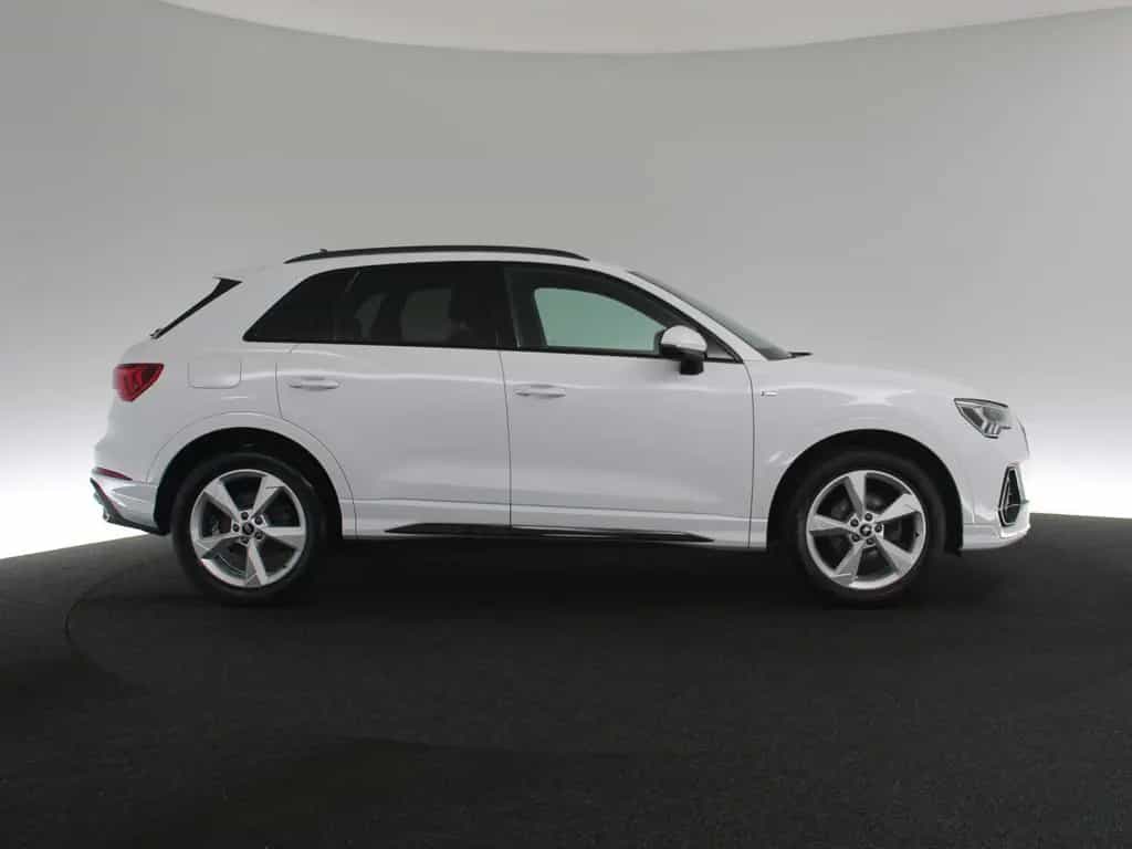 Audi Q3 35 TFSI S line AHK KAMERA SHZ PDC KLIMA 01/2023-photo-24