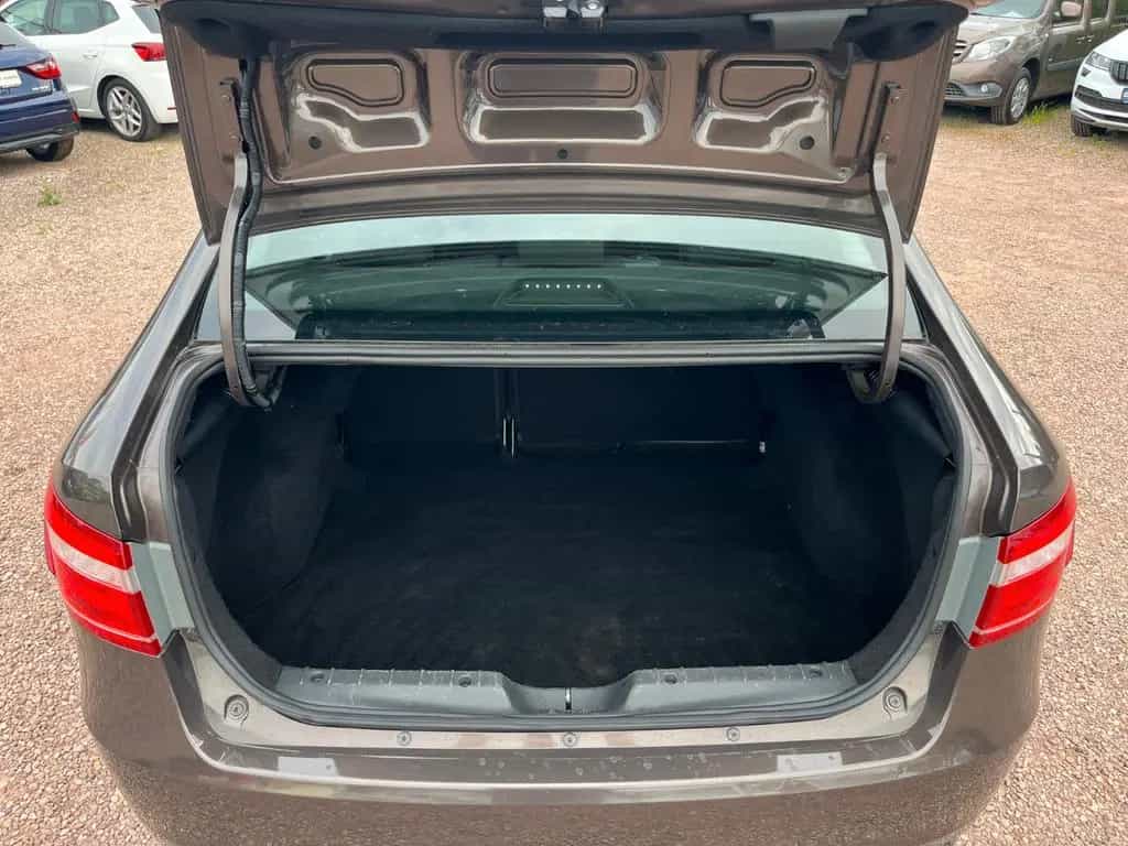 Lada Vesta Luxus *1Hand*Navi*Kamera*Sitzheizung*PDC* 04/2017-photo-17