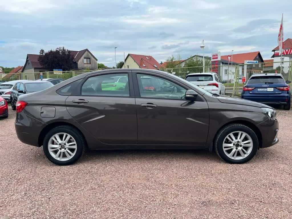 Lada Vesta Luxus *1Hand*Navi*Kamera*Sitzheizung*PDC* 04/2017-photo-7