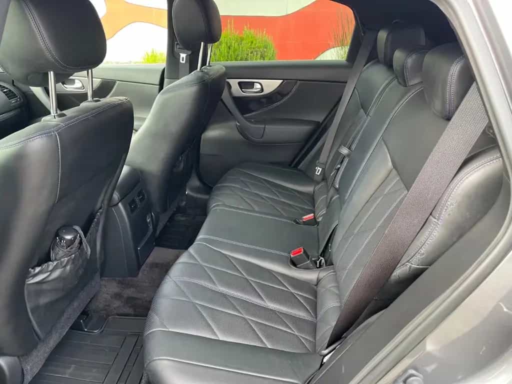 Infiniti QX70 S 30d Ultimate TÜV neu Vollaustattung 04/2015-photo-9