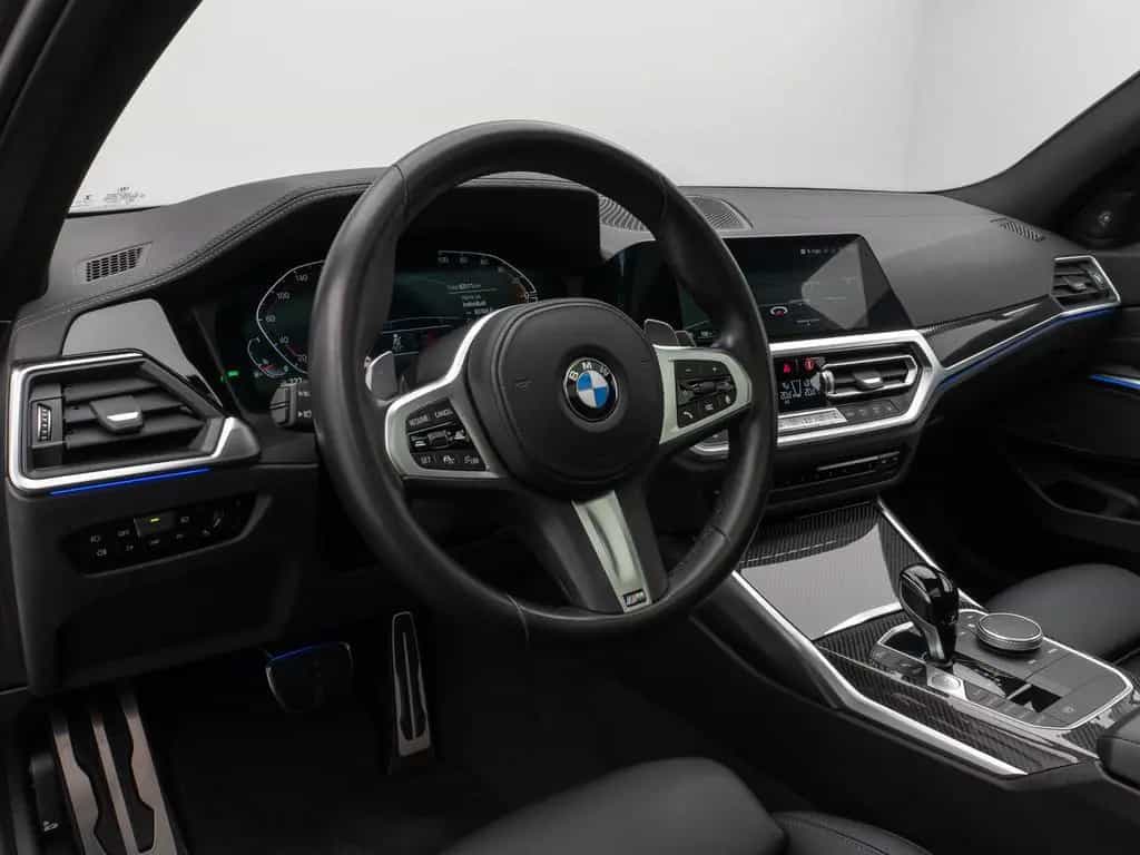 BMW 320 i M Sport Panorama Kamera DAB H/K AHK 19Zoll 04/2022-photo-20